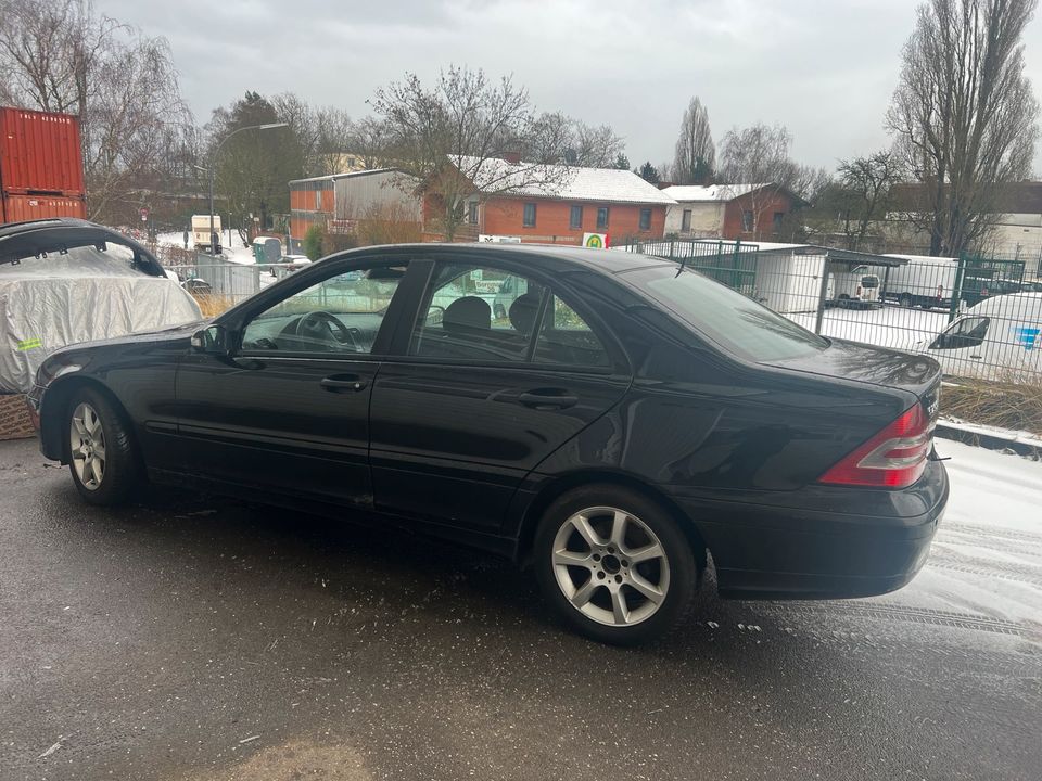 Mercedes C klasse W203 Schlachtfest Tür kotflügel Stoßstange Teil in Hamburg