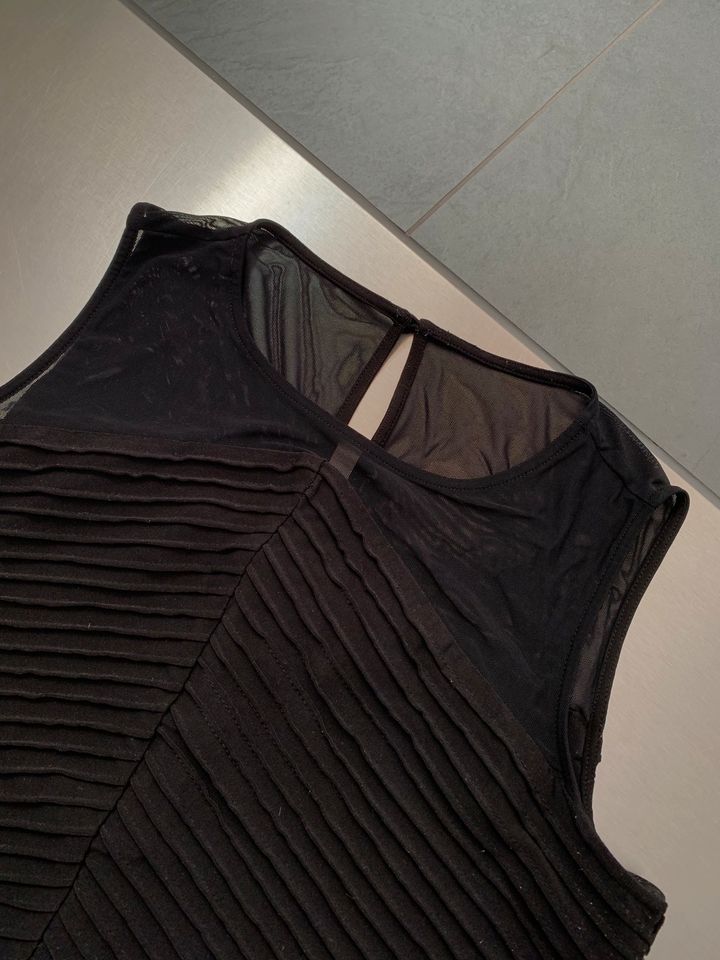 Calvin Klein Etuikleid Gr. 10 38 M schwarz Stretchkleid Kleid in Eggenfelden