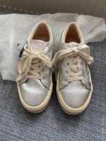 Zara Sneaker Schuhe silberfarben glitzernd Größe 32 Nordrhein-Westfalen - Goch Vorschau