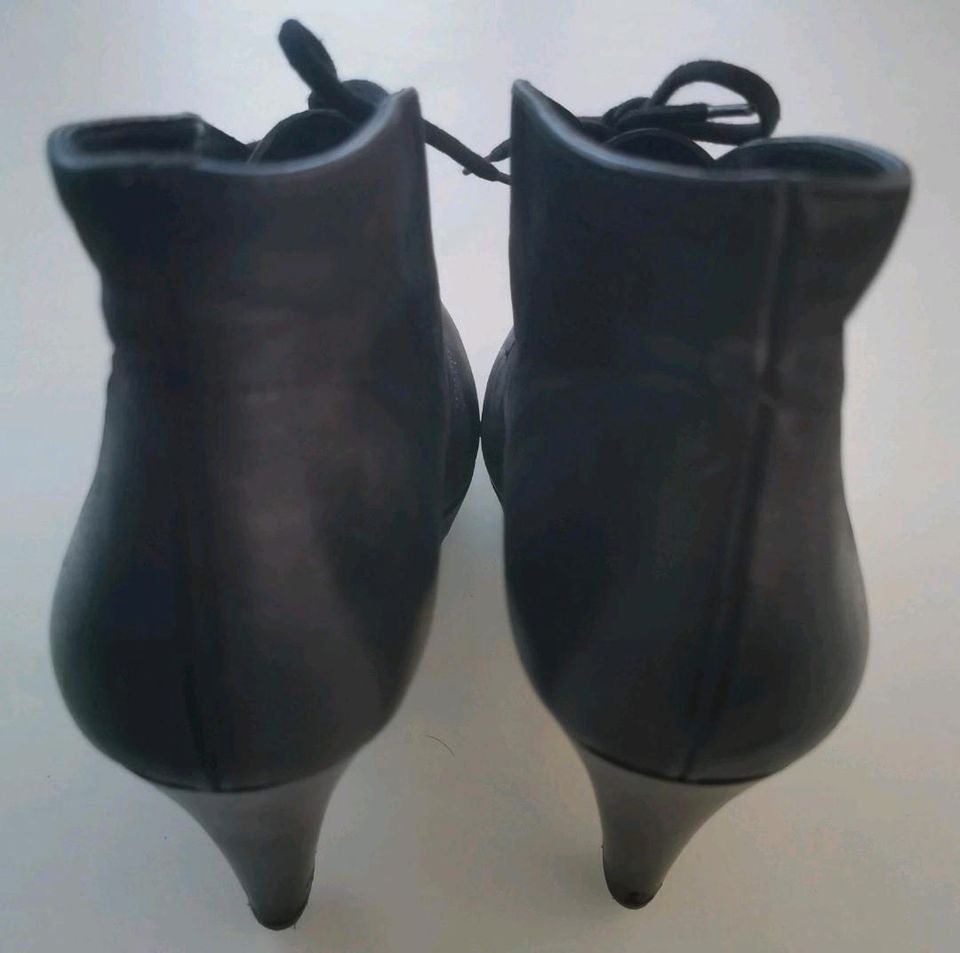 Top Zustand!! Leder Highheels von Paul Green in Kirchhain