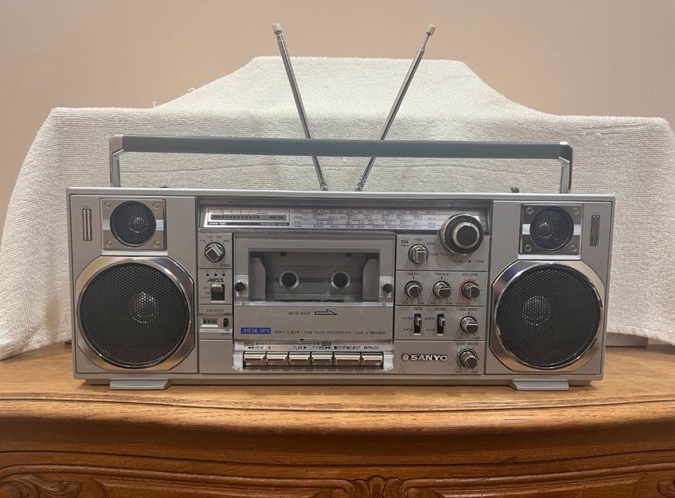 SANYO M 7900 kult radio cassette ghettoblaster in Villingen-Schwenningen