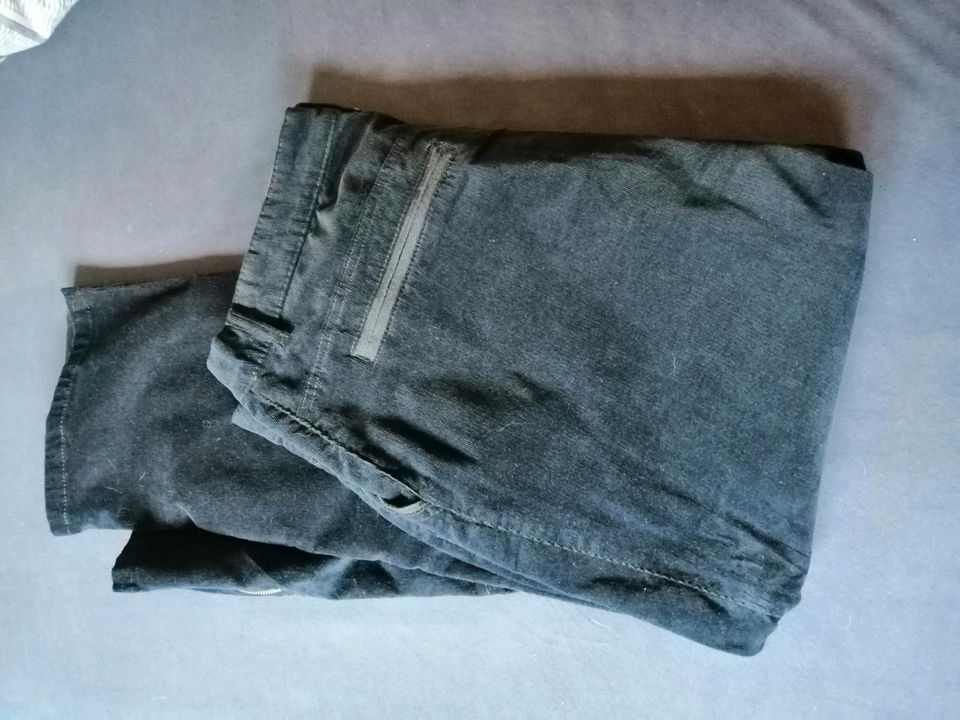 Feine Cordhose für Damen in Siegburg