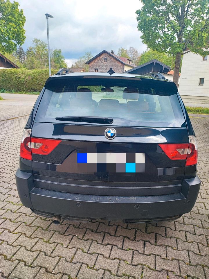 BMW X3 E83 2.0D 150Ps Xenon Leder AHK PDC Tempomat TÜV 05/25 in Palling