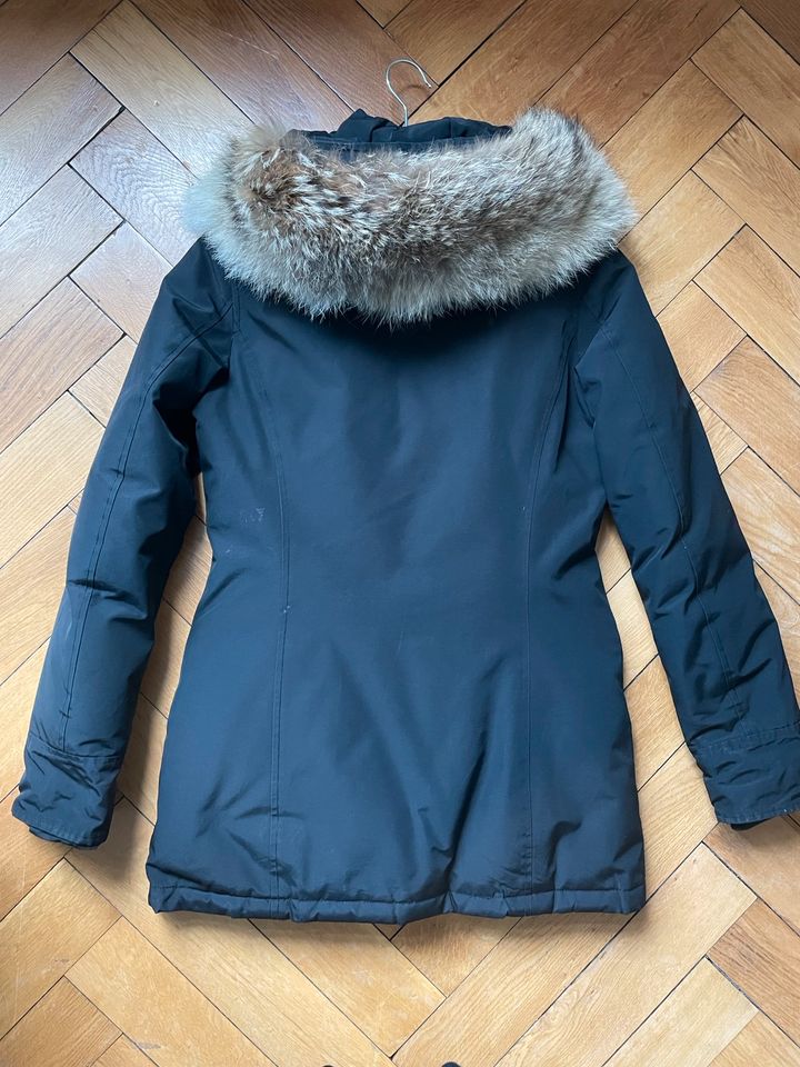 Schwarzer Arctic Parka von Woolrich, Größe S in Berlin