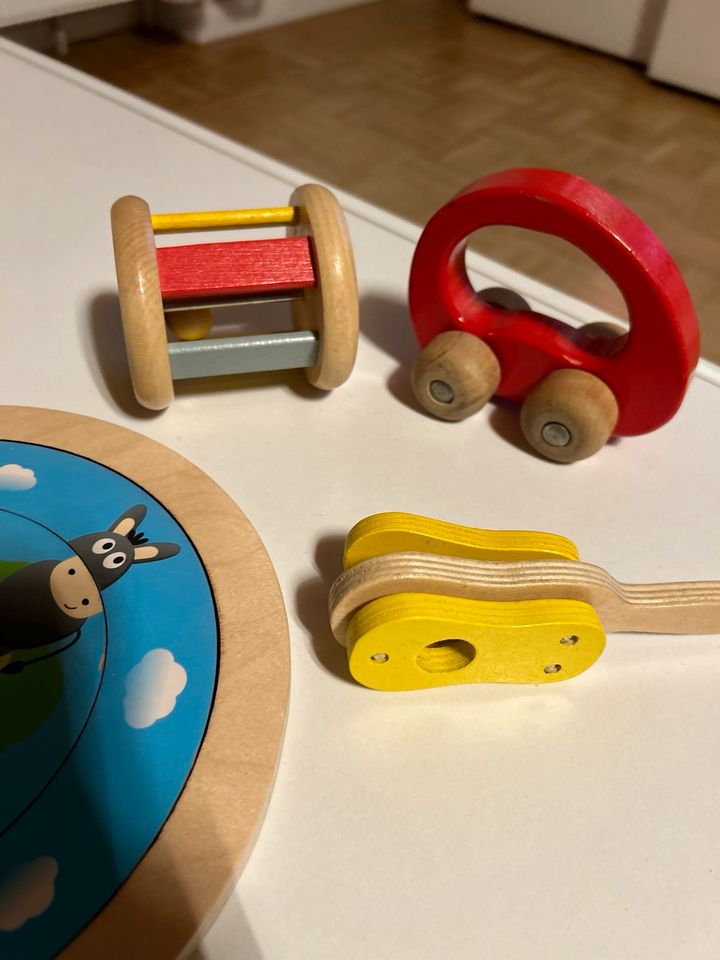 Holzspielzeug, Gesamtpreis für alle 5 Teile :) in Bordesholm