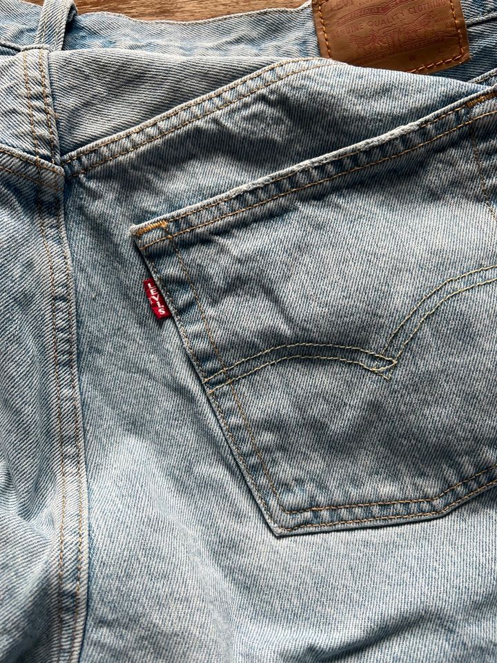 Levis 501 Jeans Damen knöchellang Stone washed in Poing