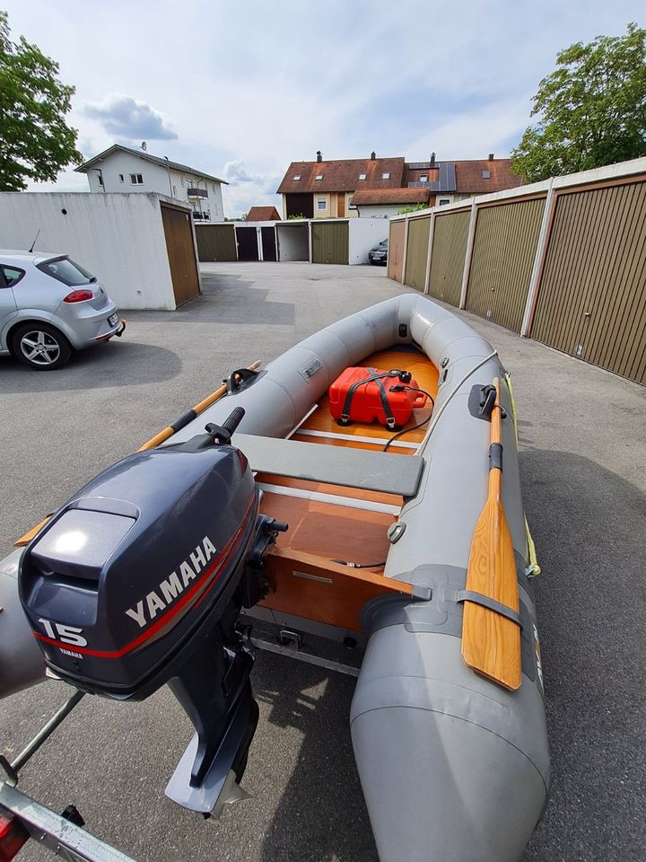 Avon Hypalon Schlauchboot mit 15 PS Yamaha Motor und Anhänger in Passau