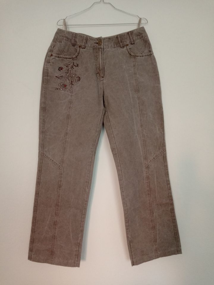 CRISCA, BIBA Hose Gr. 40 in Mannheim