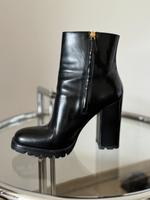 Prada Plateau Boots Stiefelette mit Absatz Gr. 40 Nordrhein-Westfalen - Herdecke Vorschau