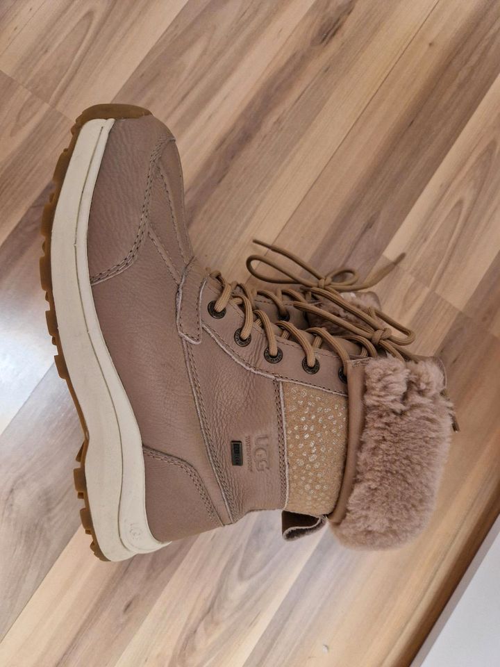 Damen UGG Boots Gr. 38 Lammfell Stiefel wie neu in Berlin