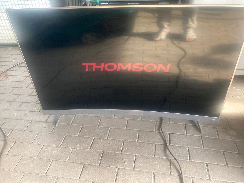 55 Zoll Thompson Curvet Fernseher in Marl