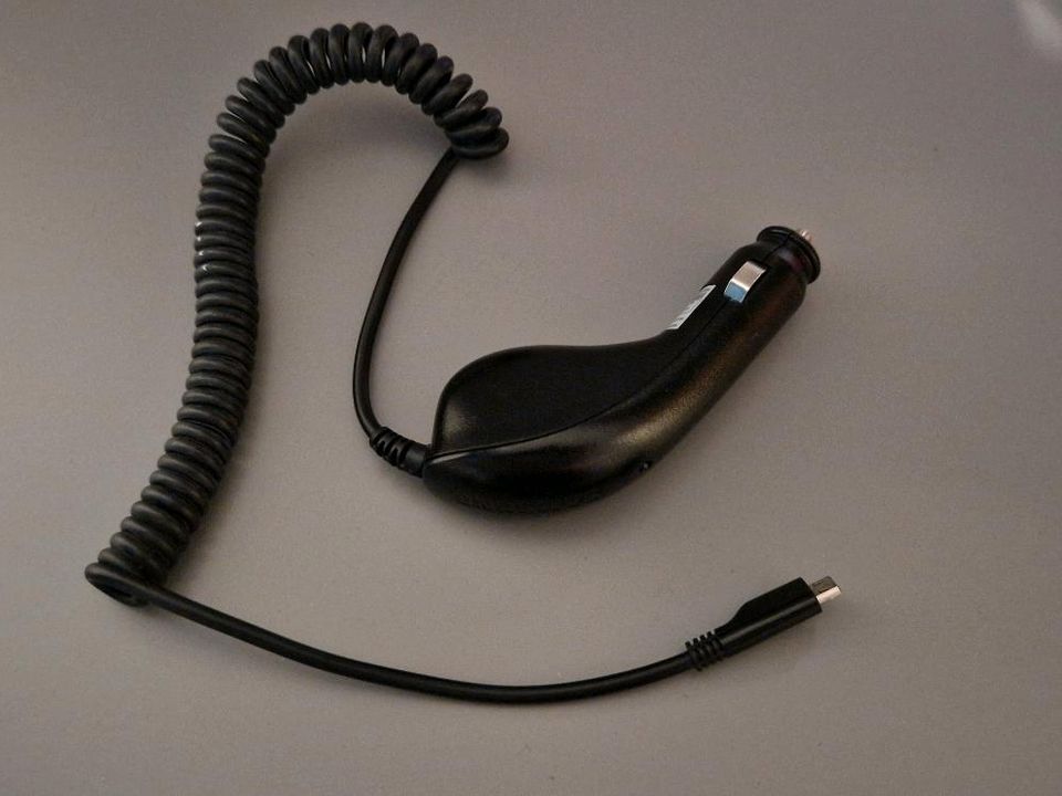 Handy Ladegerät Zigarettenanzünder Auto Micro USB Spirale Kabel in Hessen -  Nieste, Telefon gebraucht kaufen