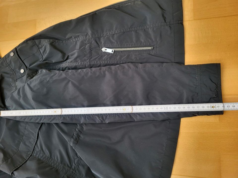 Übergangsjacke / Leichte schwarze Jacke Gr. 40 in Neuhausen