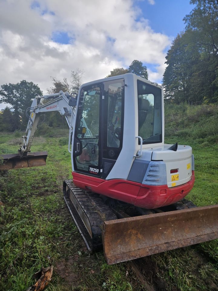 Minibagger Bagger 5,5t Mieten Vermietung Langzeitmiete in Alheim