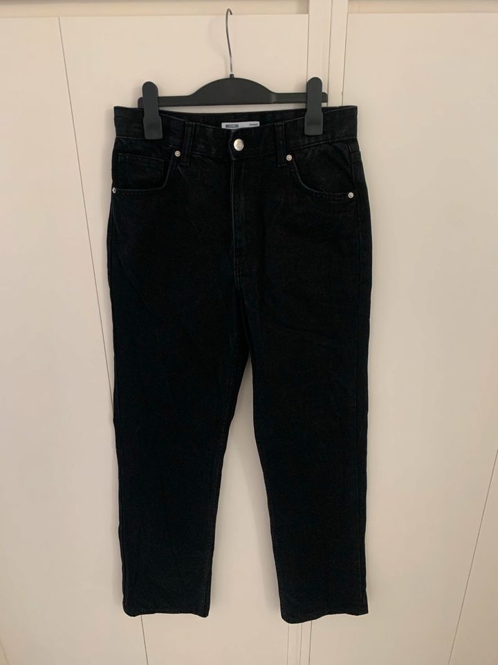 Bershka Straight Jeans Gr 36 schwarz top Zustand in Köln