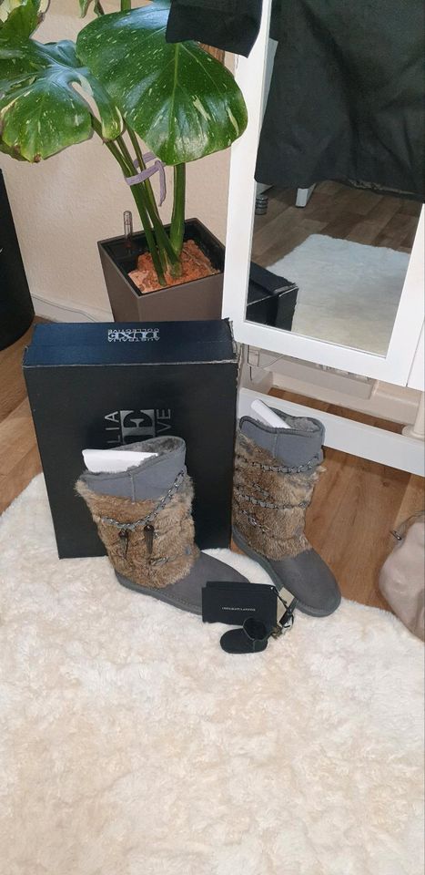 Australia Luxe Atilla Boots Lammfell Pelz 36 Echtfell Kaninchen in Berlin