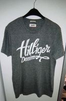 Original Tommy Hilfiger, Shirt, M, Grau mit weißem Schriftzug Bayern - Augsburg Vorschau