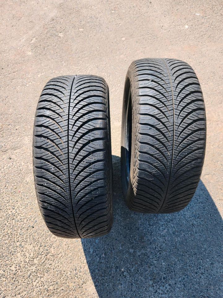 Alle wetter reifen 215/55/R17 Zoll Goodyear in Hamburg