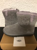 UGG Boots mit Glitzer Strass / Limited Edition/ Gr. 38 NEU Bayern - Dasing Vorschau