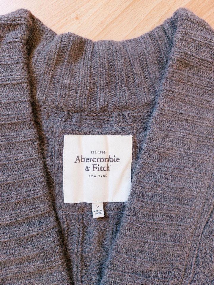 Abercrombie Fitch Pullover Cardigan in Frankfurt am Main