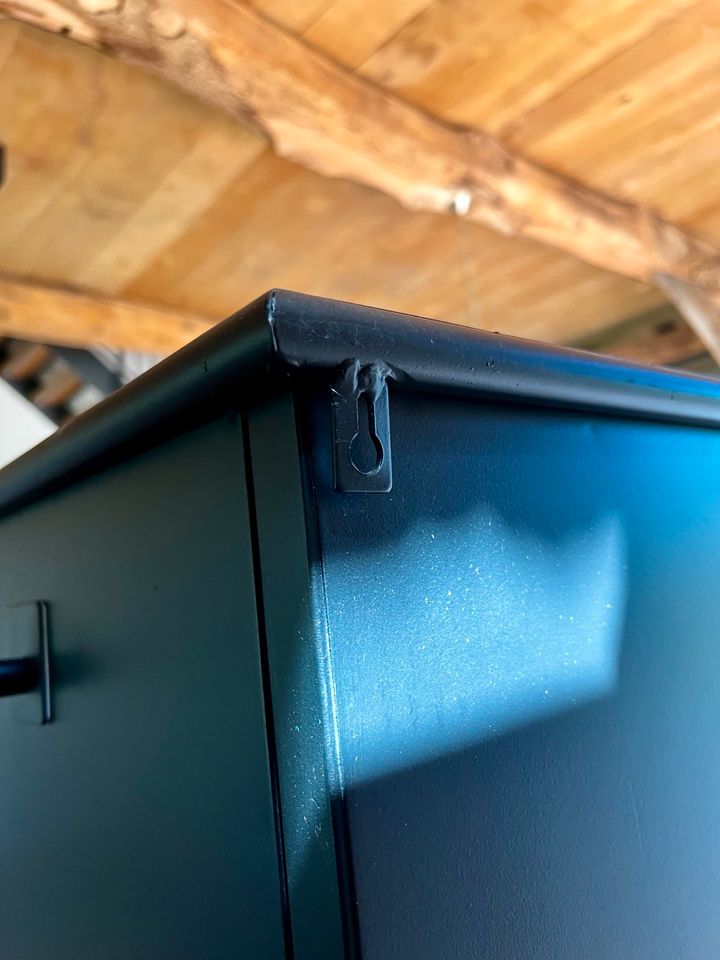 Metallschrank schwarz Top Wohzimmer Küche Büro in Lastrup