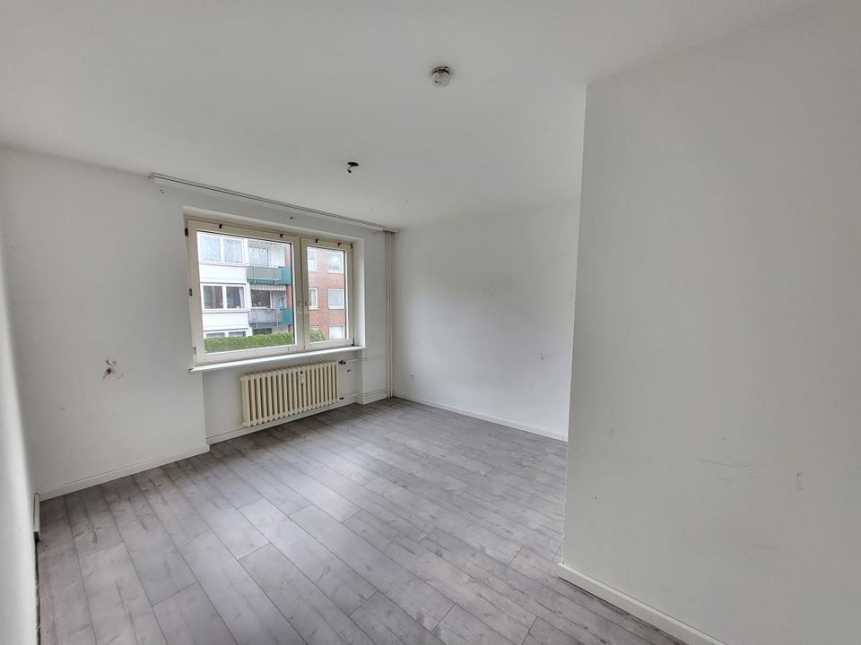 Gut geschnittene 3-Zi.-ETW mit Balkon und viel Potenzial in ruhiger Lage in Hamburg