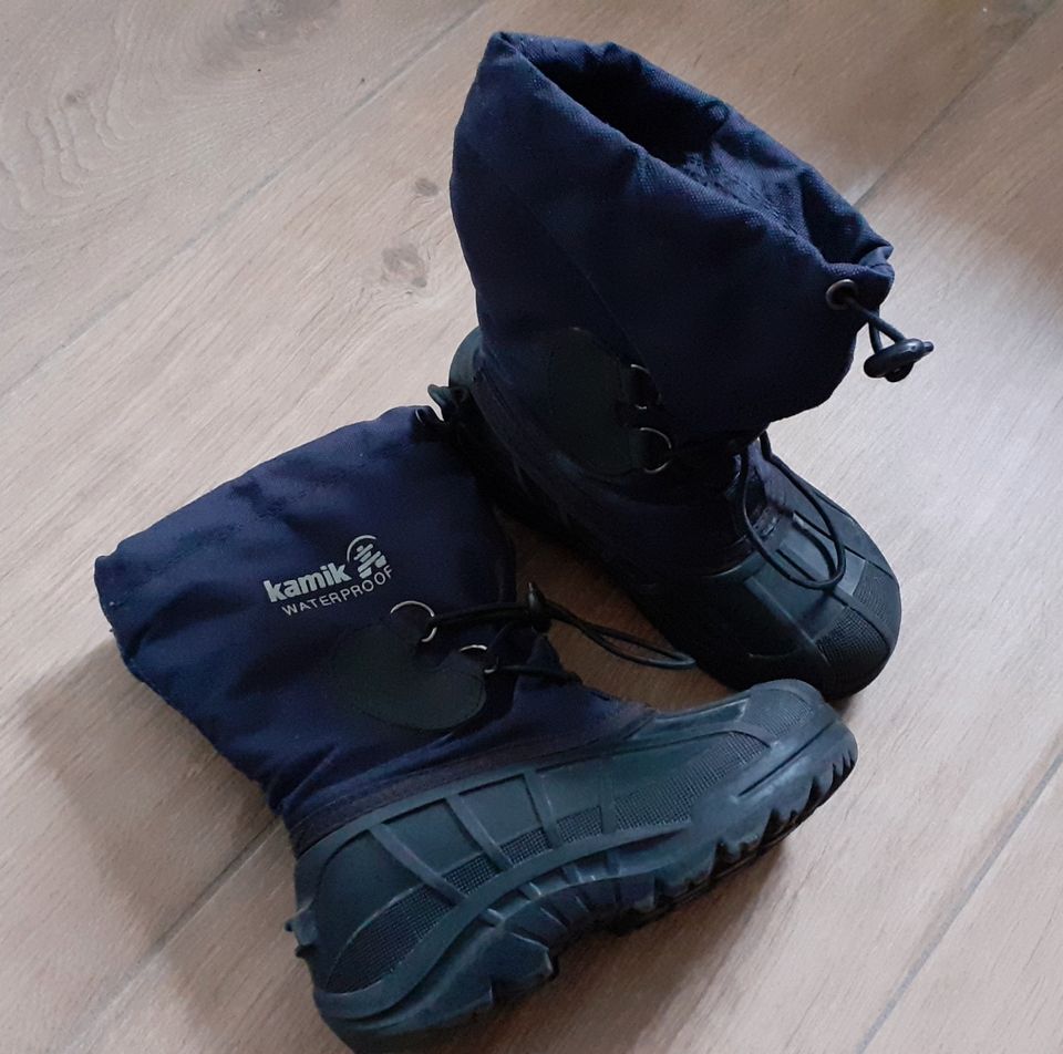 Kamik Winterstiefel mit Innenschuh in der Größe 10 in Peiting