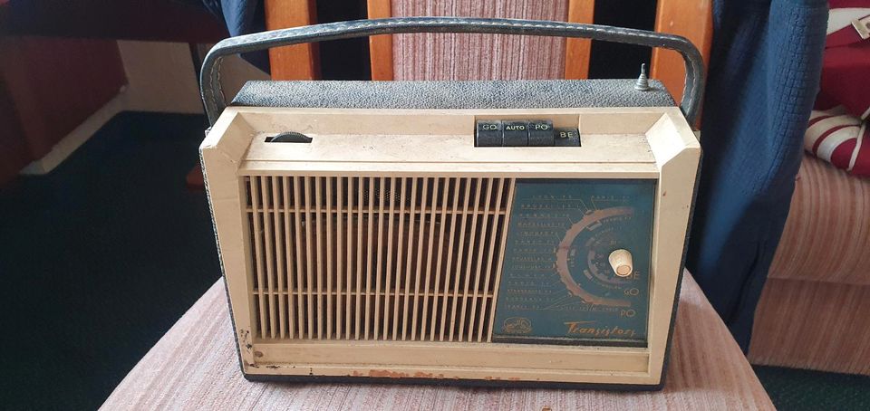Kofferradio Transistor französisch 1962 in Hamburg