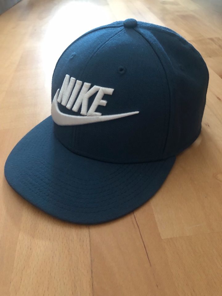 NIKE TRUE Cap wie Neu / Grau in Bad Neustadt a.d. Saale