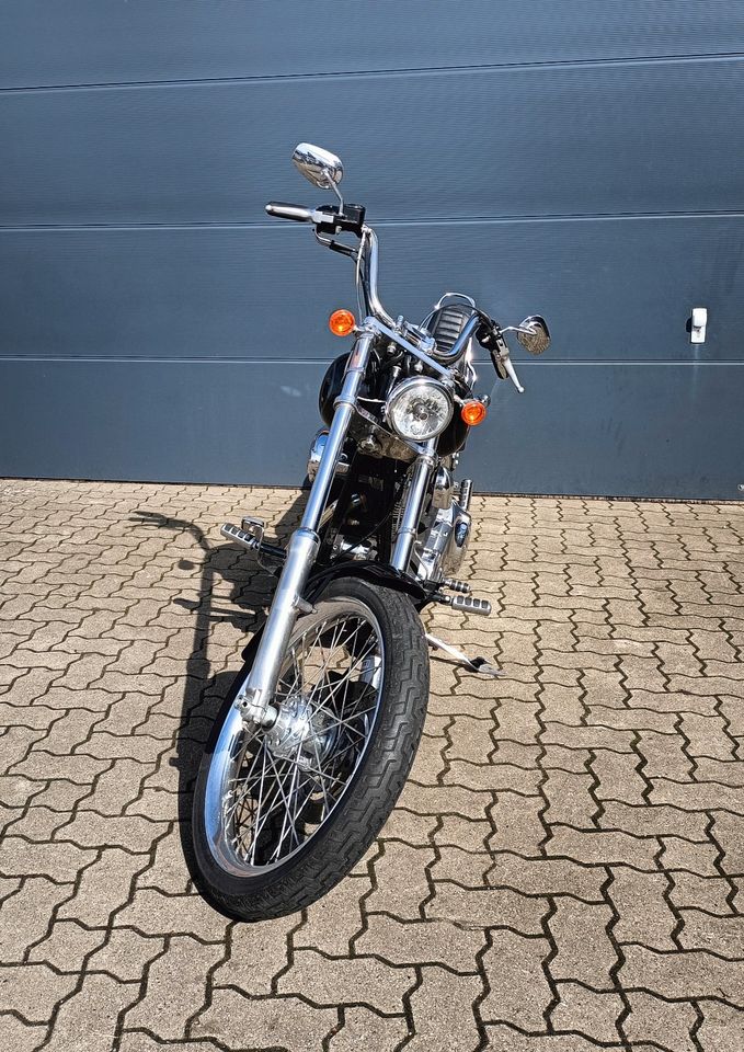 Harley-Davidson FXSTC Softail Custom Vivid Black in Lilienthal