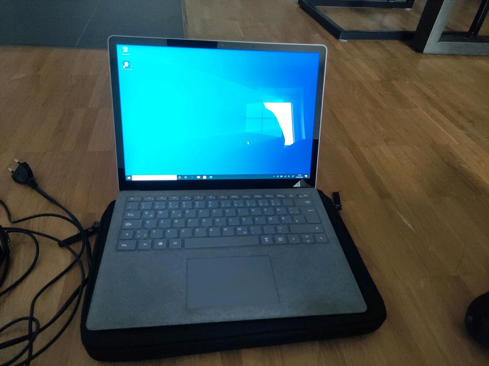 Microsoft Surface GO 8GB in Hamburg