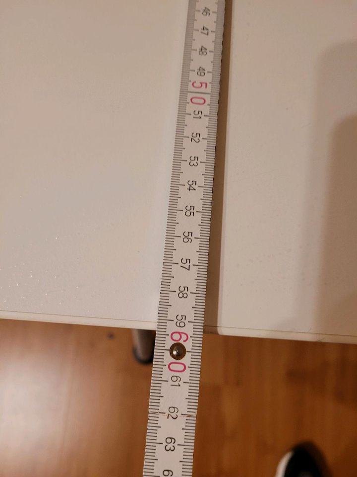 IKEA Schreibtisch 120x60 höhenverstellbar in Waghäusel