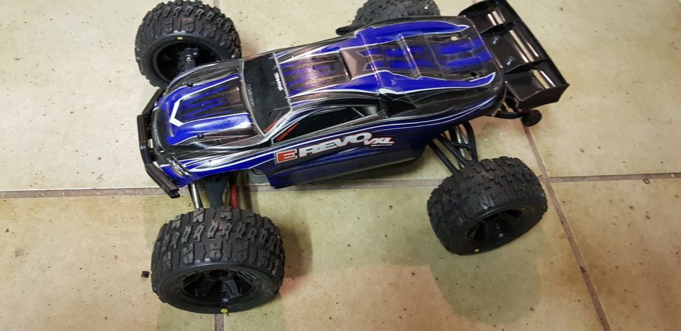 Traxxas E-Revo in Langenfeld