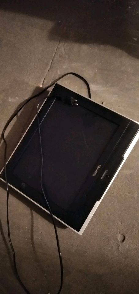 TOSHIBA LCD-FERNSEHER Monitor gebraucht in Lalendorf