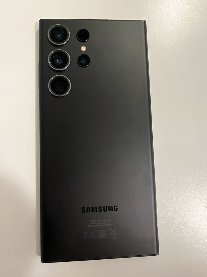 Samsung Galaxy S23 Ultra 256G schwarz mit über 1 J. Restgarantie in Berlin