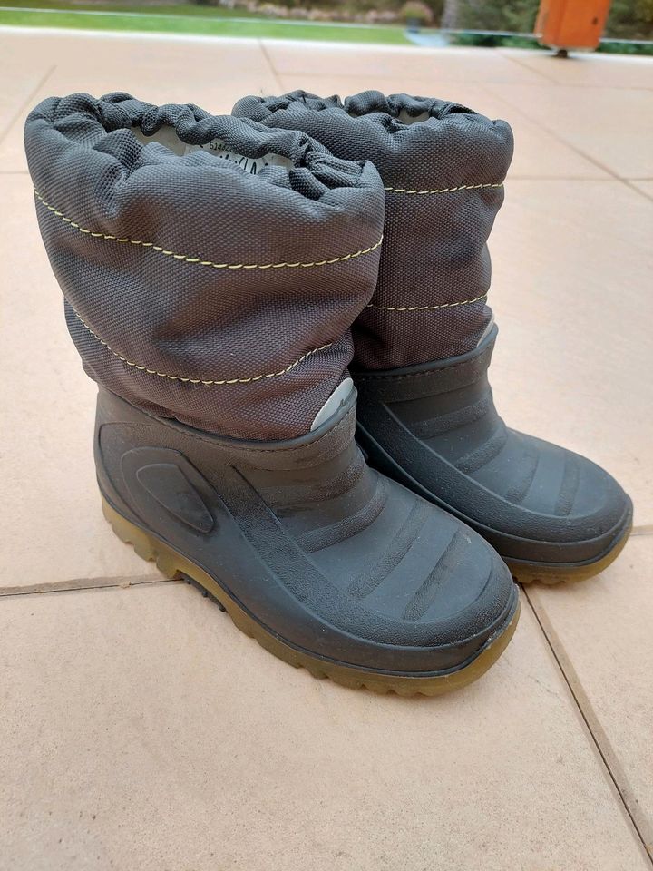 Winterstiefel gefüttert gr.29/30 in Staffelde