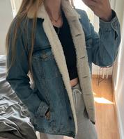 Asos Oversize Jeansjacke XS/S mit Fell Hessen - Bad Nauheim Vorschau