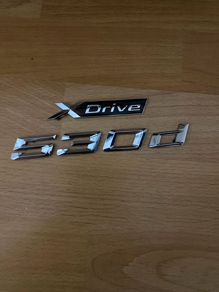 Bmw 530d XDrive original Schriftzüge Emblem Logo in Dortmund