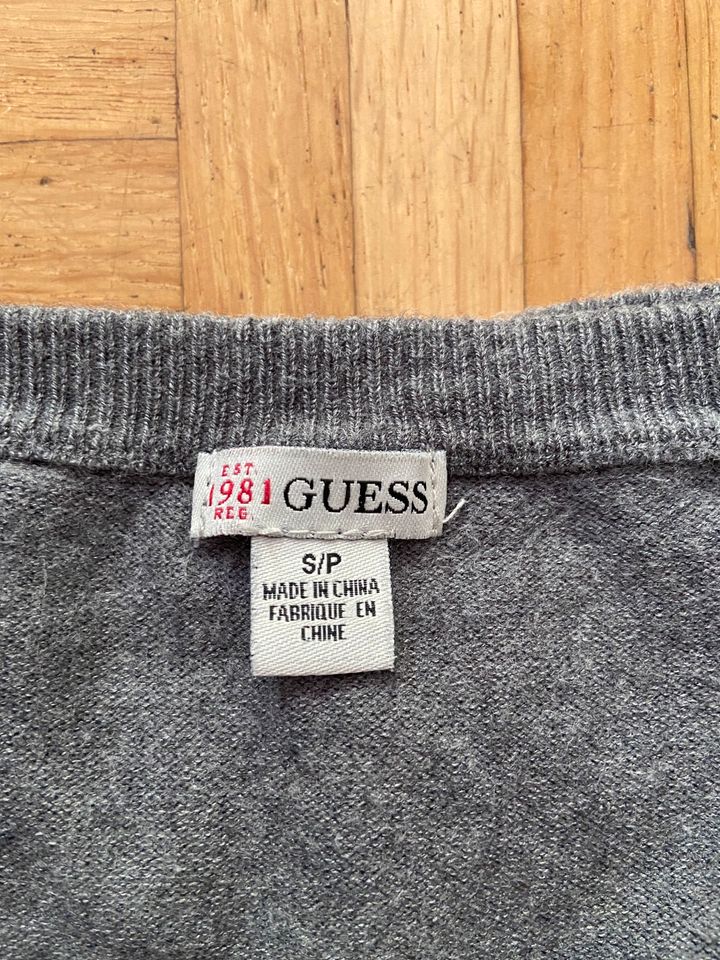 *GUESS Pullover Größe S* in Frankfurt am Main