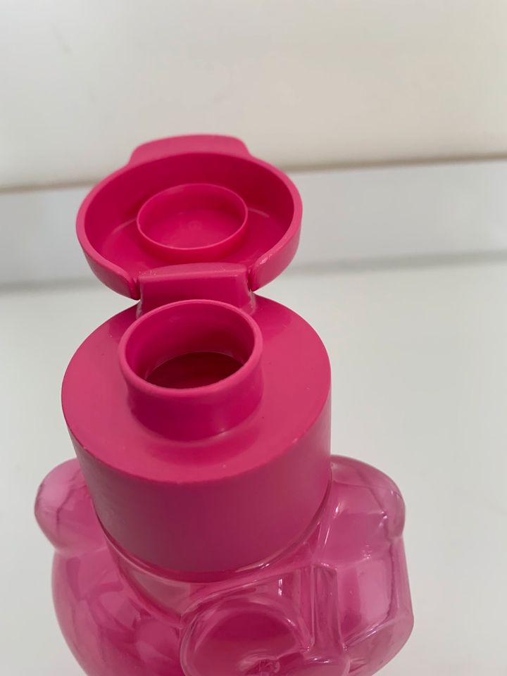 Trinkflasche Hello Kitty Tupperware     5€ in Selters