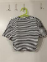Kurzärmliges Top/T-Shirt, bauchfrei, schwarz weiß in Größe XS Bayern - Olching Vorschau