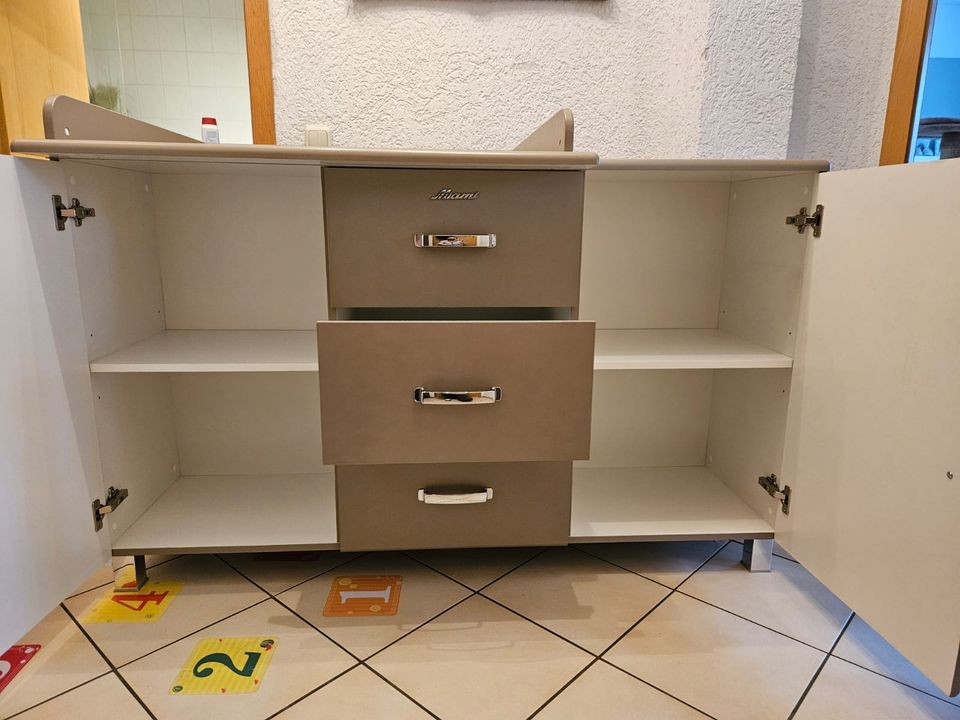 Wickelkommode "Miami" /Kleiderschrank Taube Kinderzimmer in Rüsselsheim