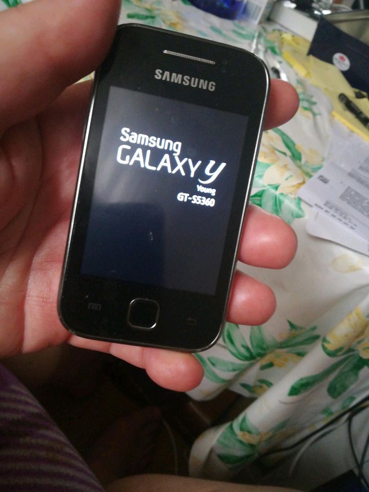 Mini Handy Samsung Galaxy in Eisenach