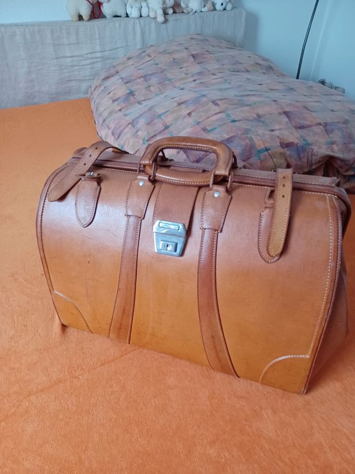Koffer Tasche Reisetasche Echtleder Ledertasche in Coburg