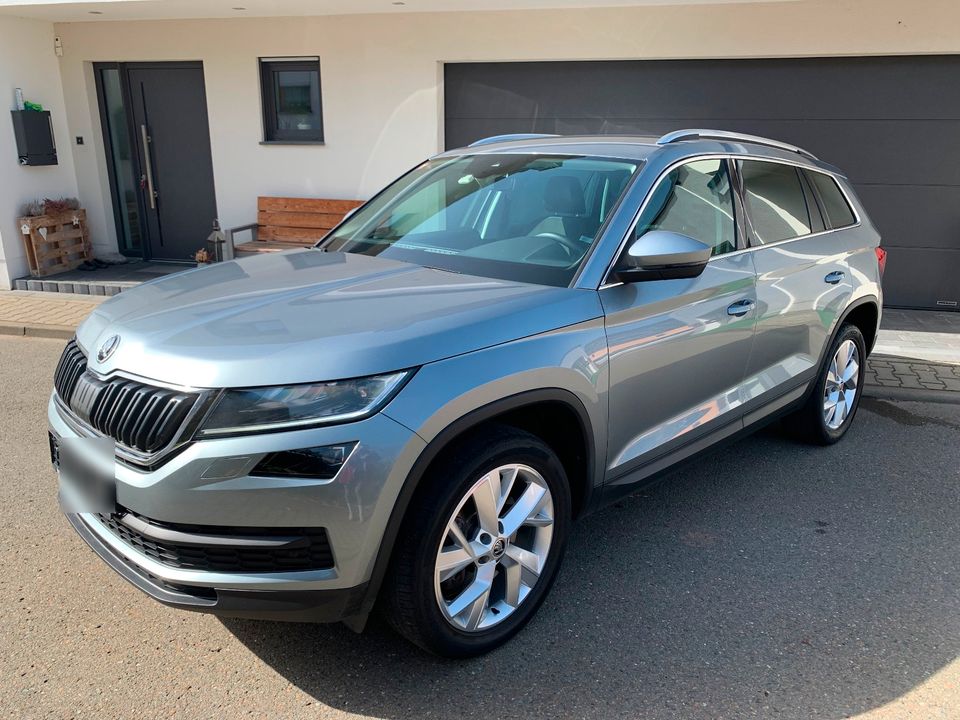 Skoda Kodiaq 4x4 TDI,ACC,DCC,AHK,SHTZ,LED,Canton,VirtualC in Reinsdorf