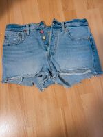 Levis Levi's Shorts Hotpants 501 mit bunten Knöpfen Größe XS Hessen - Hofheim am Taunus Vorschau