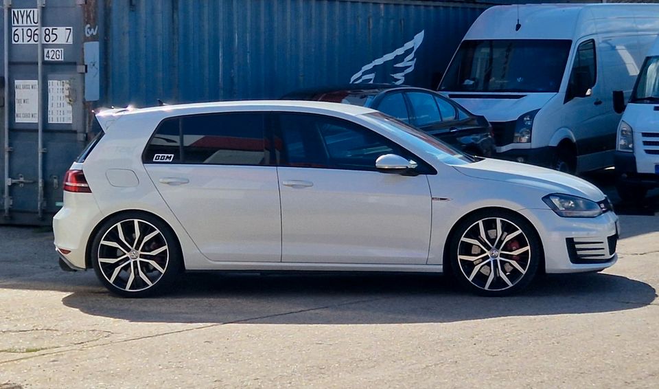 VW Golf 7 GTI Performance in Kelkheim