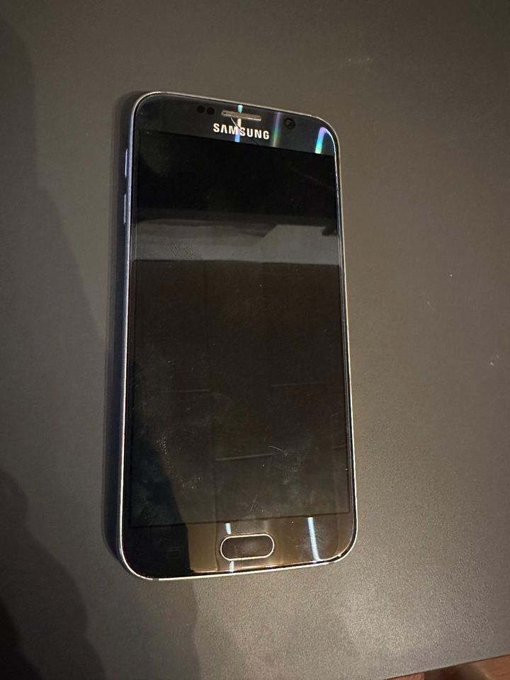 Gebrauchtes Samsung Galaxy S6 zu verkaufen! in Hildesheim