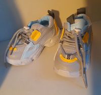 Leichte Sneaker Turnschuhe Gr. 24 grau blau gelb Hessen - Dreieich Vorschau