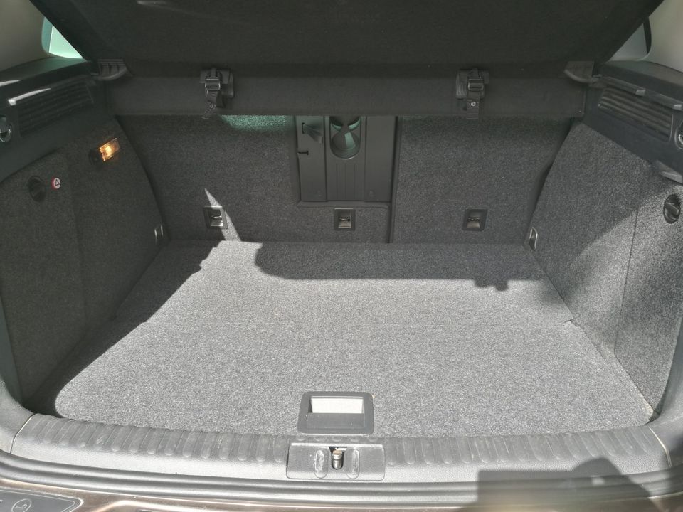 VW Tiguan TDI 4Motion Sport & Style Pano Navo SH 130 KW Diesel in Langenfeld